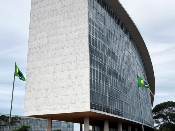 Centro de saúde em Brasília simbolizando persistência da hanseníase no DF, com falhas na detecção e tratamento.