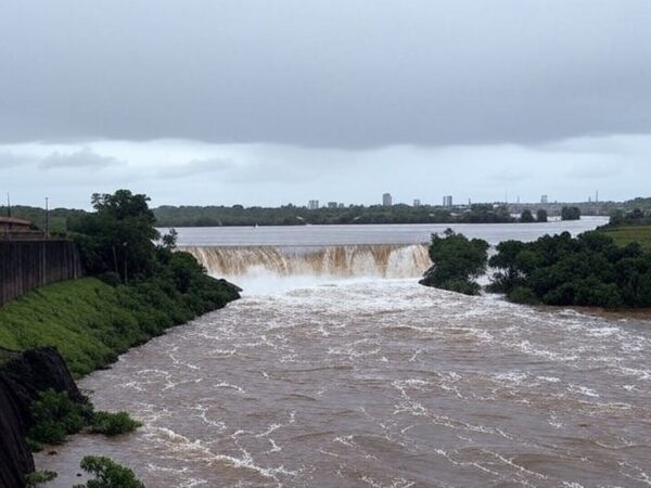 Reservatório do Descoberto transbordando no Distrito Federal, expondo fragilidades hídricas em barragem e paisagem do Planalto Central.