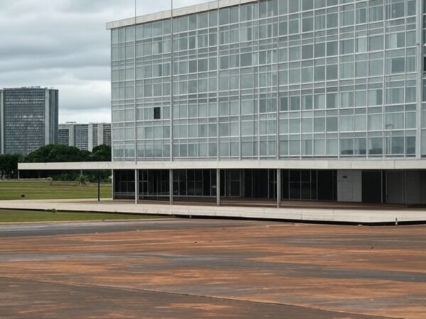 Fachada do Palácio do Buriti em Brasília, representando o Governo do Distrito Federal durante transição interina.