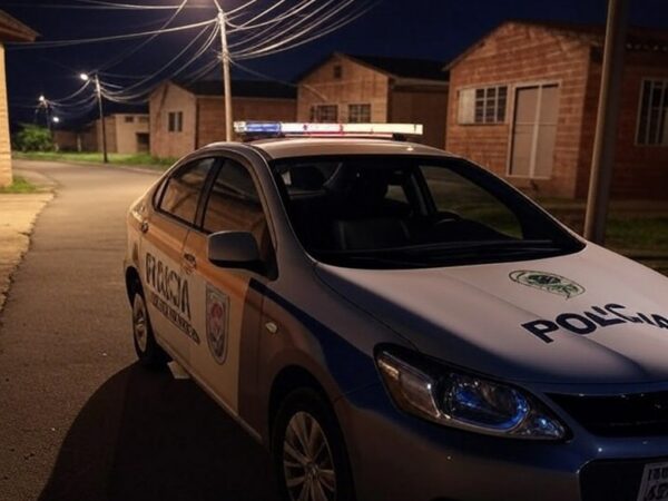 Viatura da PMDF em rua do Itapoã, representando prisão por tráfico e questionamentos a estratégias policiais.