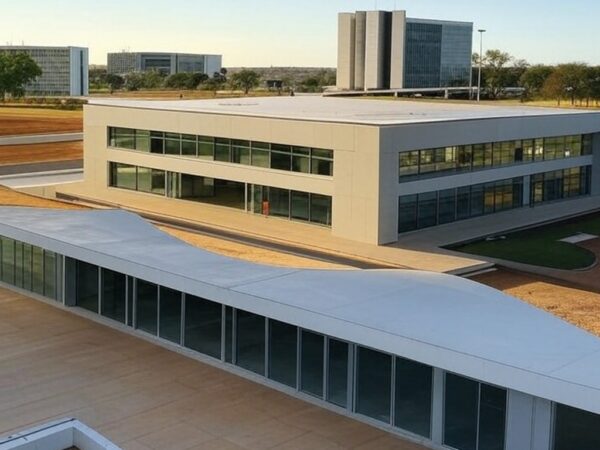 Centro de saúde em Brasília simbolizando queda de casos de hanseníase no Distrito Federal, com alertas de subnotificações.