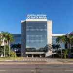 Fachada do Hospital Regional de Santa Maria, onde mãe adotiva faz visitas diárias de carona à filha em coma.