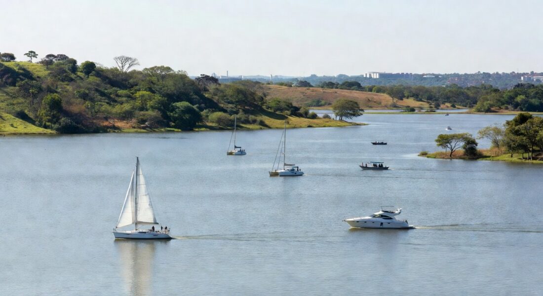 Navegar pelo Lago Paranoá garante tranquilidade, contato com a natureza e paisagens incríveis (foto: Mariana Campos/CB/D.A Press) - Mariana Campos/CB/D.A Press