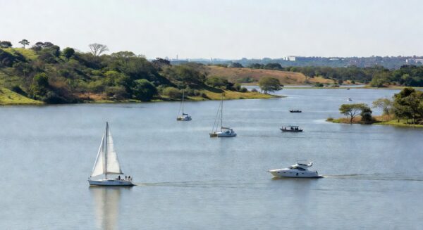 Navegar pelo Lago Paranoá garante tranquilidade, contato com a natureza e paisagens incríveis (foto: Mariana Campos/CB/D.A Press) - Mariana Campos/CB/D.A Press