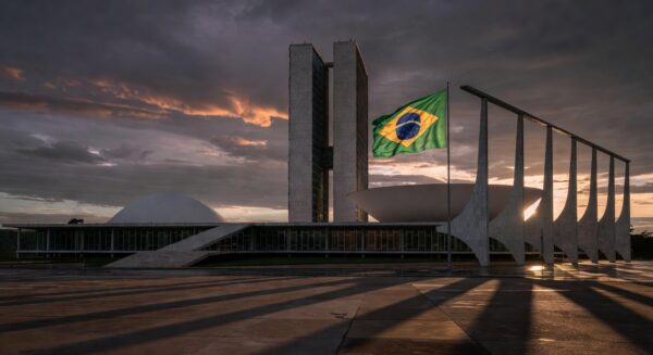 Sala vazia no Congresso Nacional em Brasília representando debates sobre sucessão no MDB