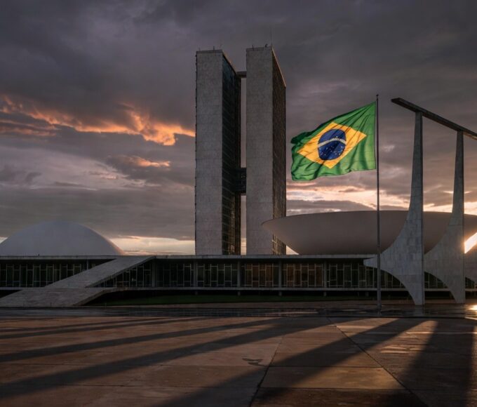 Sala vazia no Congresso Nacional em Brasília representando debates sobre sucessão no MDB