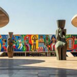 Centro cultural em Brasília com elementos artísticos sobre conselhos regionais de cultura no DF