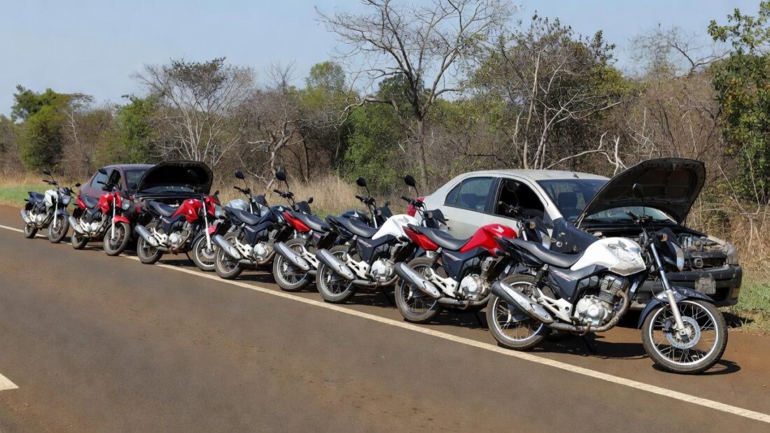 Operação do DER-DF com motos removidas no Lago Norte, Brasília