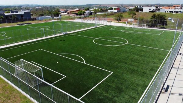 Campo sintético reformado em Taguatinga, Brasília