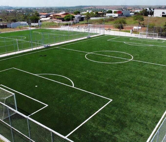 Campo sintético reformado em Taguatinga, Brasília