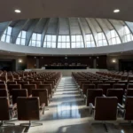 Plenário vazio da Câmara Legislativa do DF em sessão solene