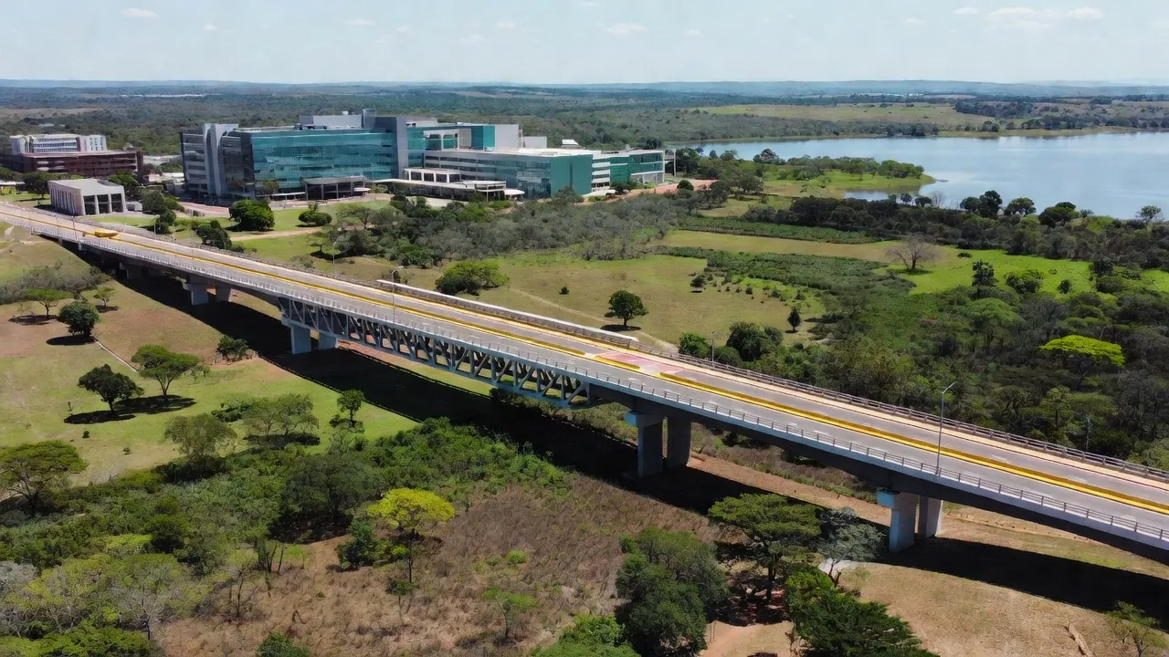 Ponte com sistema BRT e hospital em São Sebastião, Paranoá, Brasília