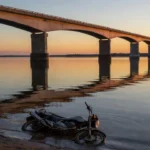 Ponte do Bragueto sobre o Lago Paranoá após queda de moto em Brasília