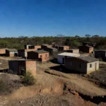 Ocupação do Noroeste em Brasília com casas de famílias beneficiadas pelo GDF
