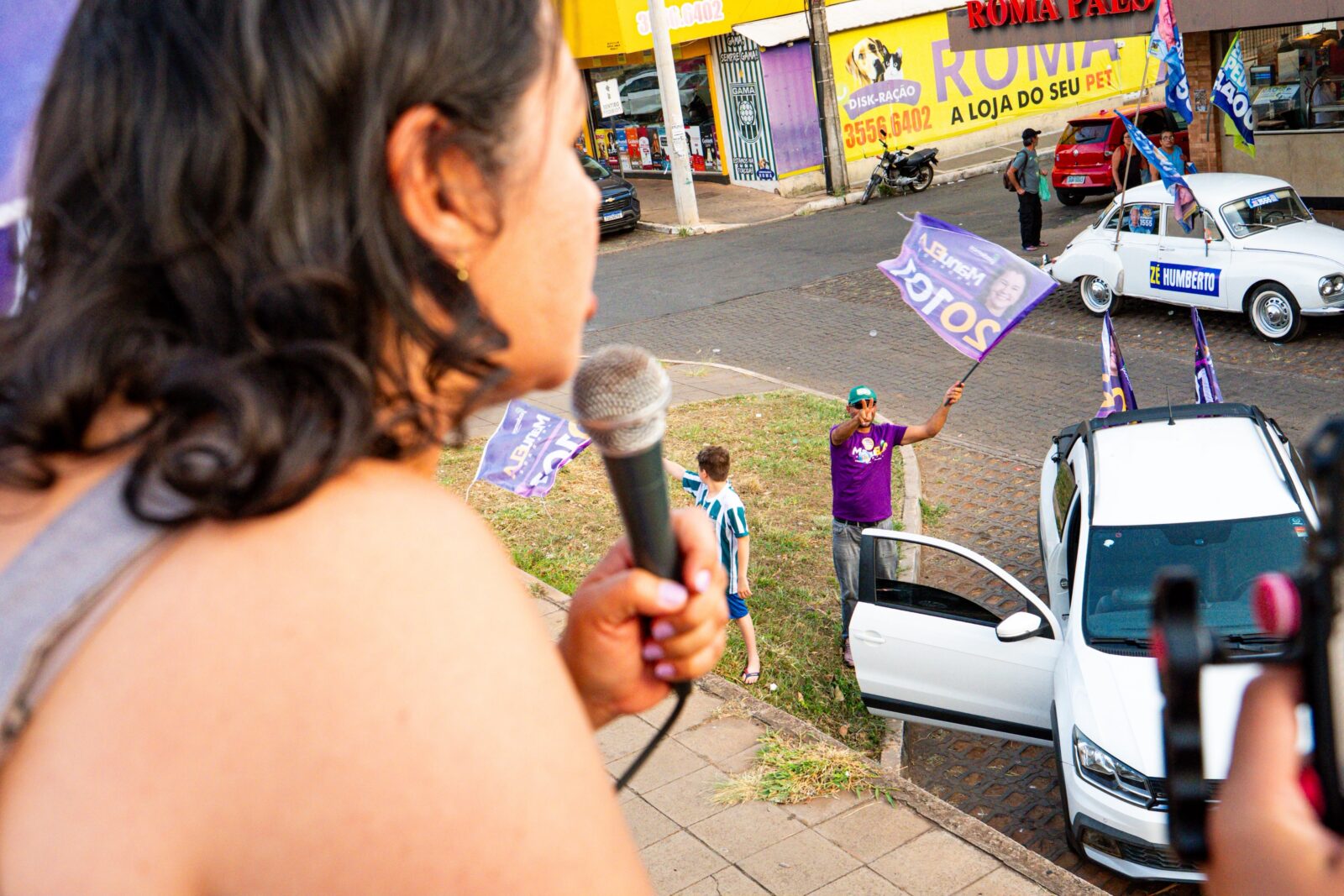 Manuela Andrade ganha apoio popular no Gama com propostas de revitalização de quadras